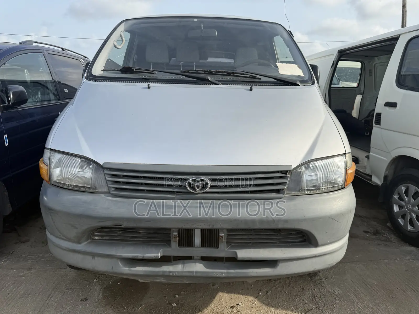 Toyota HiAce 2005 Grey