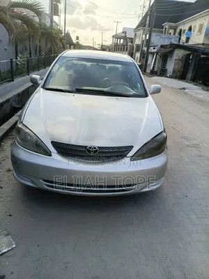 Toyota Camry LE 4dr Sedan (2.4L 4cyl 4A) 2004 Silver