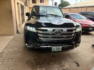 Toyota Land Cruiser 2024 Black
