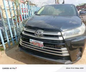 Toyota Highlander XLE 4dr SUV (3.5L 6cyl 6A) 2015 Black