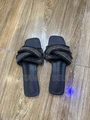 Women Thrift Slippers