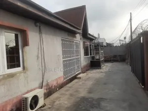 4bdrm Bungalow in Lekki Ajah Lagos, Abraham Adesanya Estate for sale