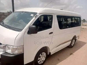 Toyota HiAce 2010 White