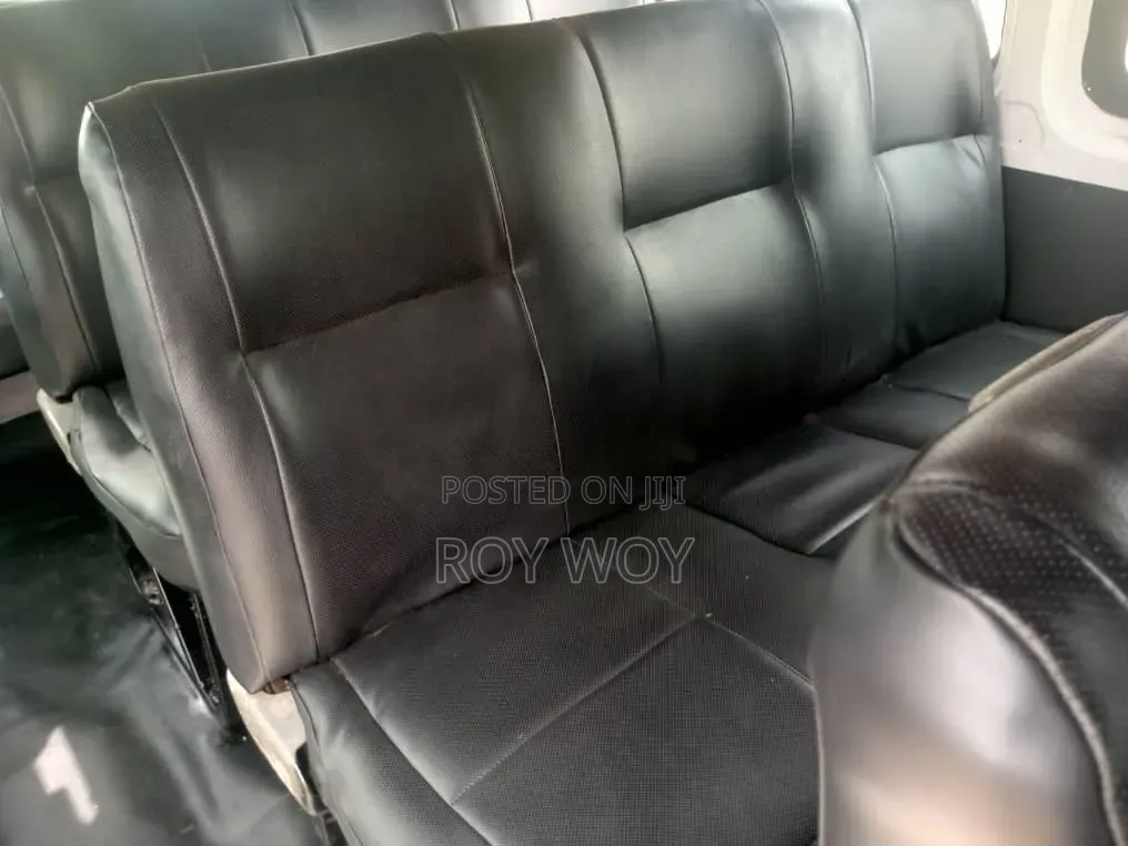Toyota HiAce 2010 White