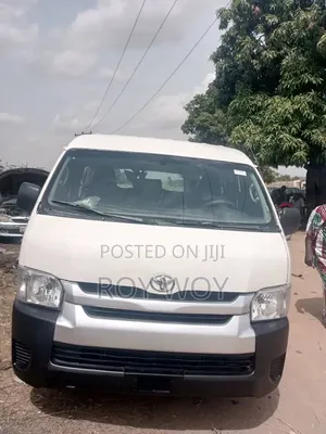 Toyota HiAce 2010 White