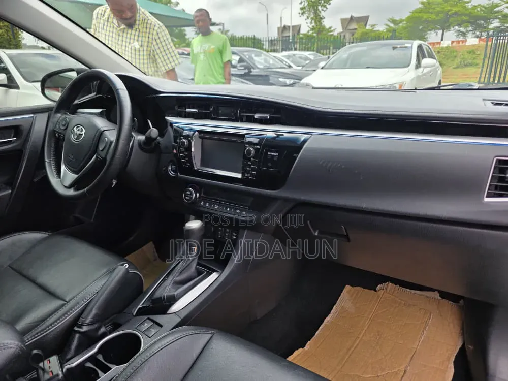 Toyota Corolla 2016 Silver