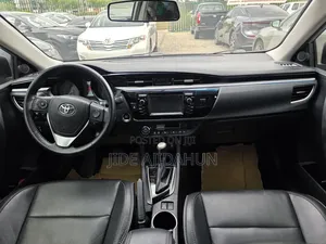 Toyota Corolla 2016 Silver