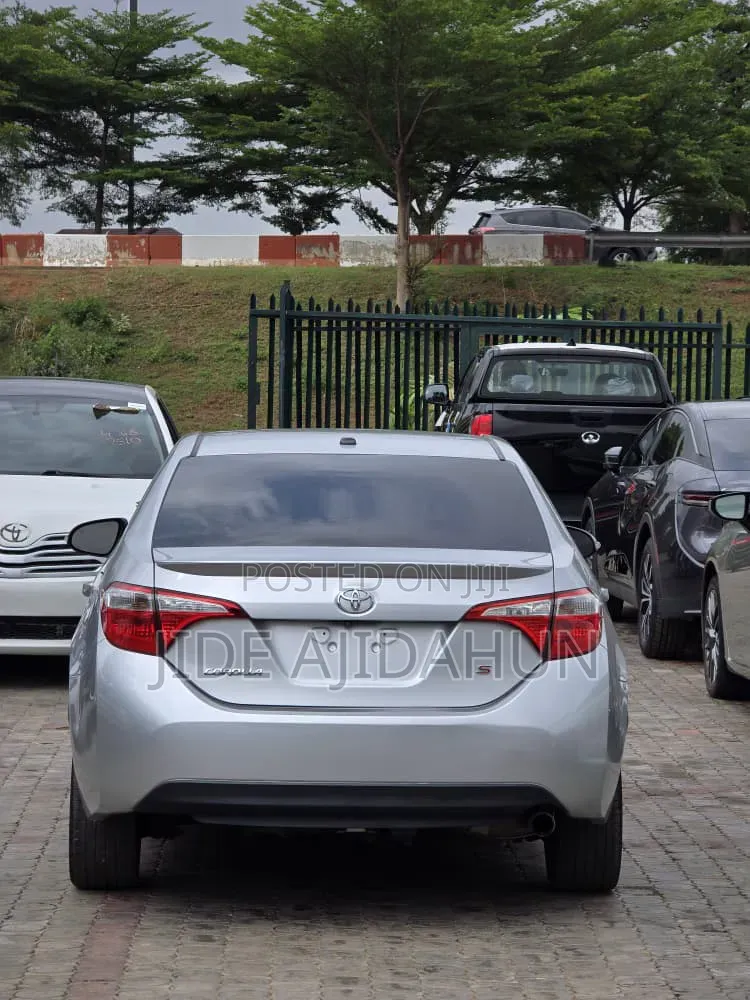 Toyota Corolla 2016 Silver