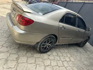 Toyota Corolla LE 2006 Gold