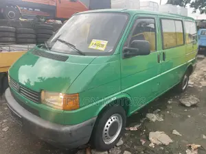 Volkswagen Transporter 2004 Green