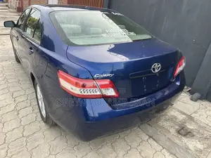 Toyota Camry LE 4dr Sedan (2.5L 4cyl 6A) 2011 Blue
