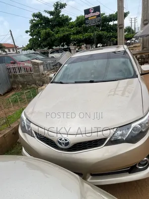 Toyota Camry 2013 Gold