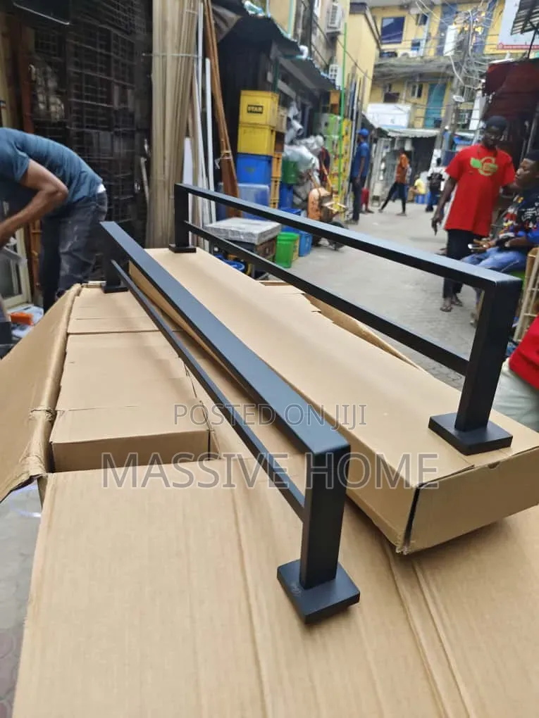 90cm Double Towel Rack Square Shape
