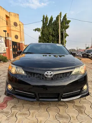 Toyota Camry SE Sport 4dr Sedan w/Prod. End 11/13 (2.5L 4cyl 6A) 2014
