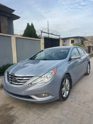 Hyundai Sonata Limited Sedan FWD (2.4L 4cyl 6A) 2011 Gray