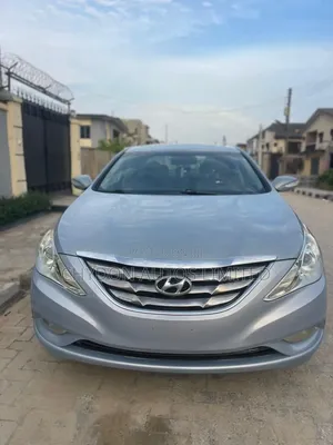 Hyundai Sonata Limited Sedan FWD (2.4L 4cyl 6A) 2011 Gray