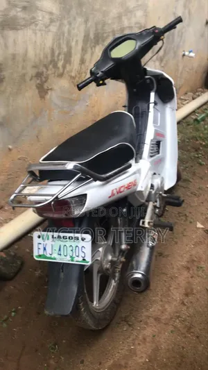 TVS HLX 125 2022 Black