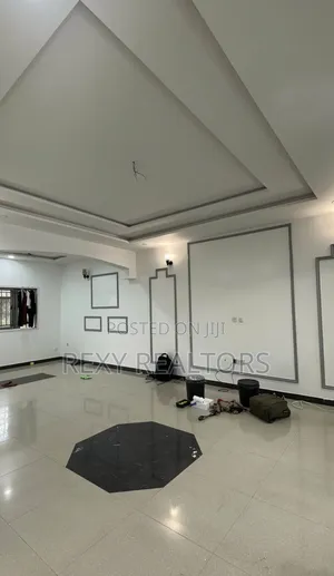 3bdrm Apartment in Eliozu for rent