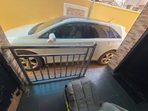 Toyota Venza 2011 White