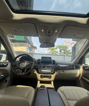 Mercedes-Benz GLE-Class 2017 White