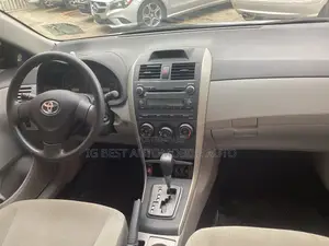 Toyota Corolla L 4dr Sedan (1.8L 4cyl 5M) 2013 Silver