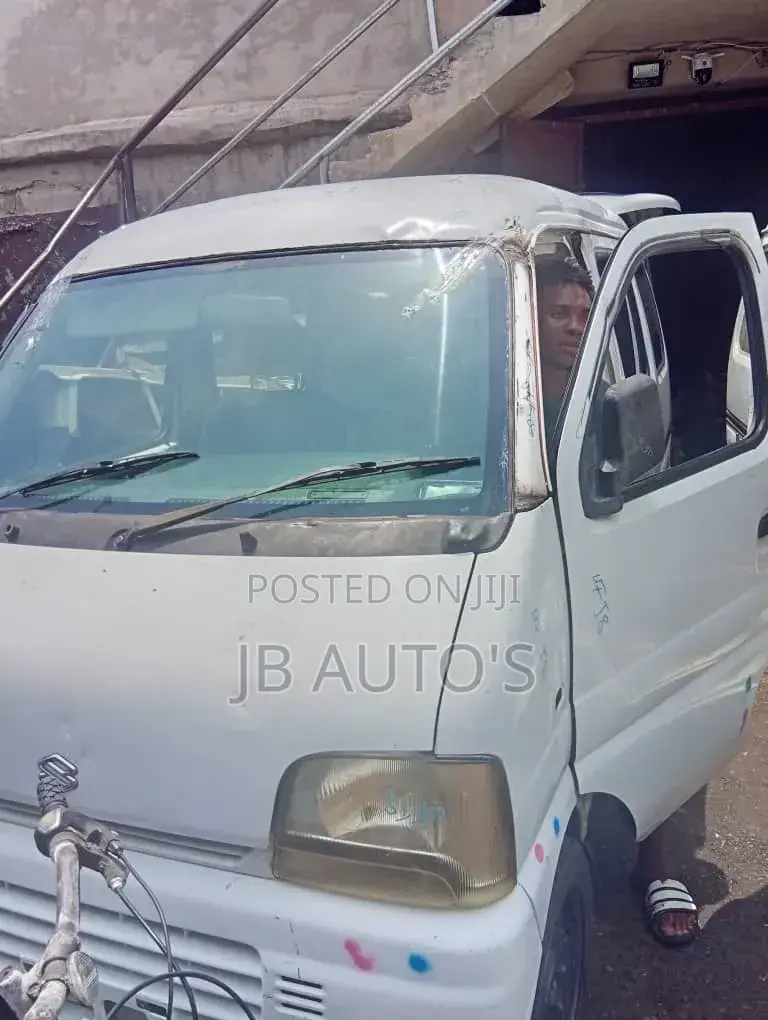 Suzuki APV Minibus 2010 White