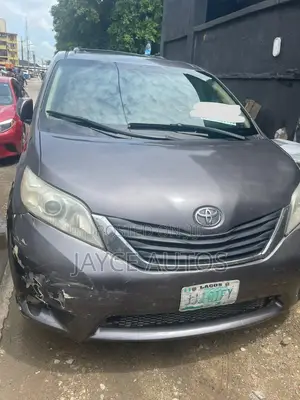 Toyota Sienna 2013 Gray