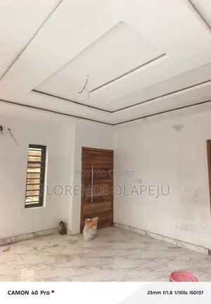 3bdrm Duplex in Akala Way for rent