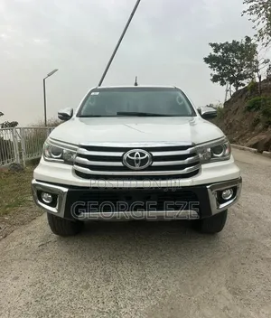 Toyota Hilux 2019 White