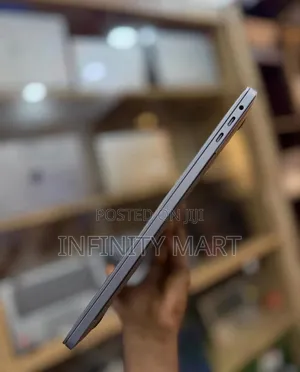 Laptop Apple MacBook 2018 8GB Intel Core i5 SSD 256GB