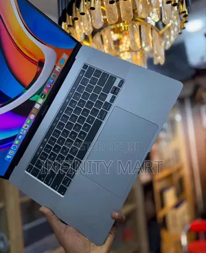 Laptop Apple MacBook 2018 8GB Intel Core i5 SSD 256GB