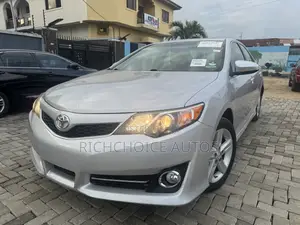 Toyota Camry SE Sport 4dr Sedan (2.5L 4cyl 6A) 2014 Silver