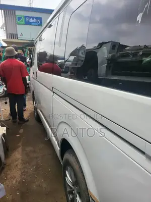 Toyota HiAce 2012 White