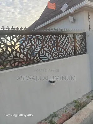 Fence Ranis