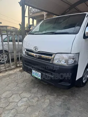 Toyota HiAce 2012 White