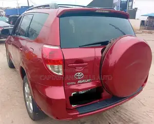 Toyota RAV4 V6 2007 Red