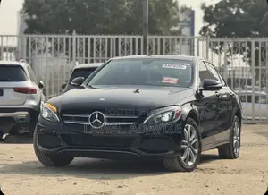 Mercedes-Benz C300 Luxury 4dr AWD 4Matic Sedan (2.0L 4cyl 7A) 2015