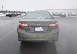Toyota Camry LE 4dr Sedan (2.5L 4cyl 6A) 2014 Gray
