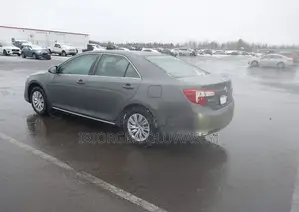 Toyota Camry LE 4dr Sedan (2.5L 4cyl 6A) 2014 Gray