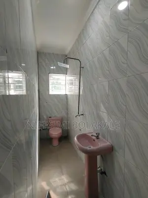 2bdrm Block of Flats in Isokan Estate, for rent