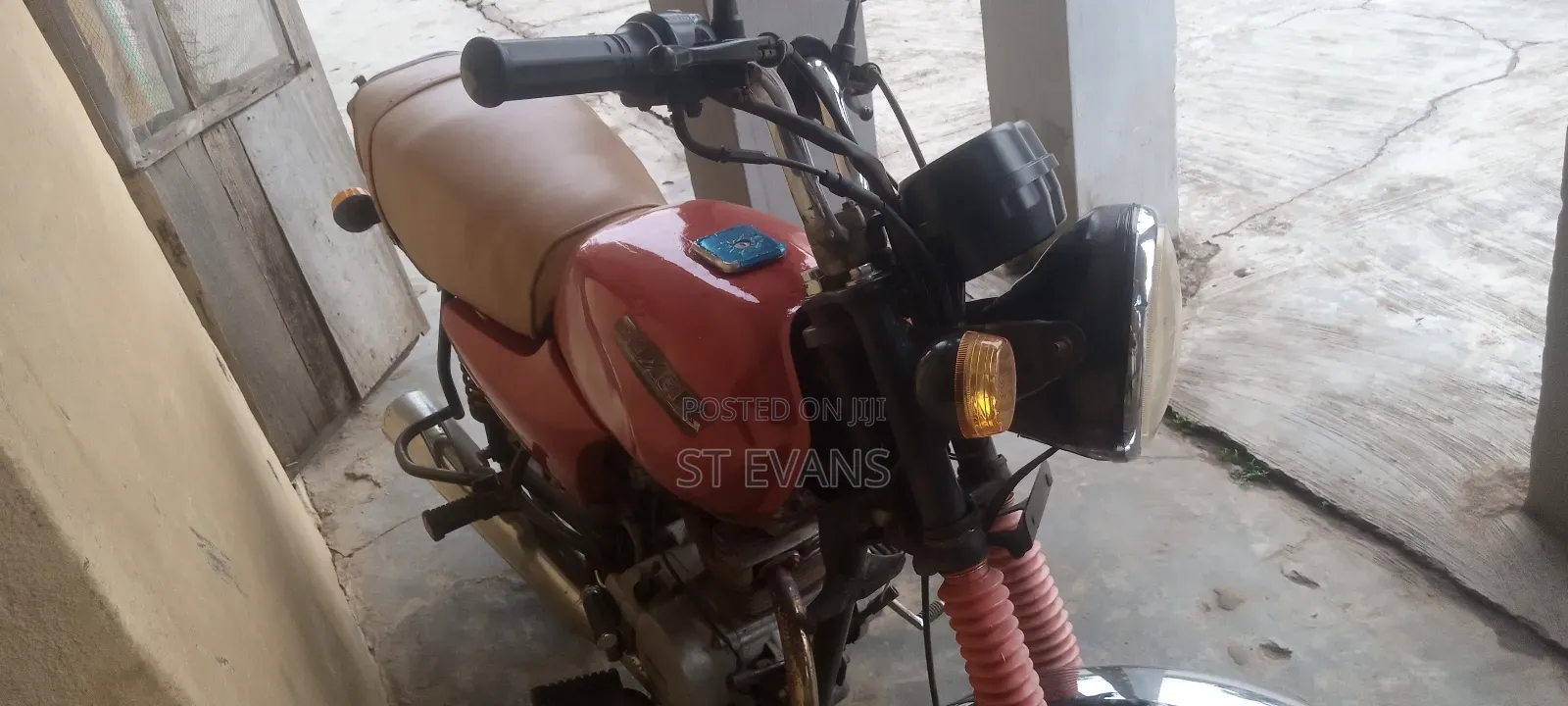 Bajaj Boxer 2023 Red