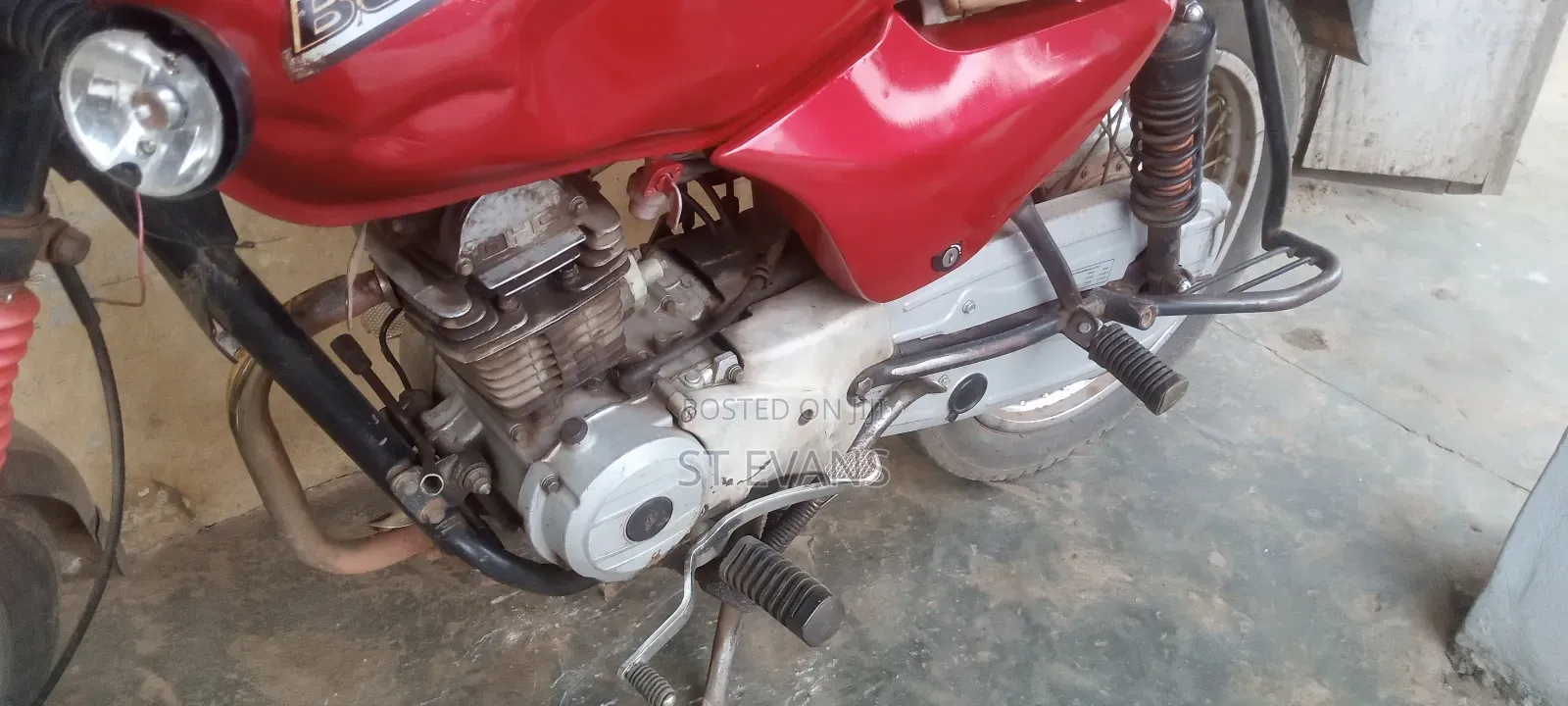 Bajaj Boxer 2023 Red