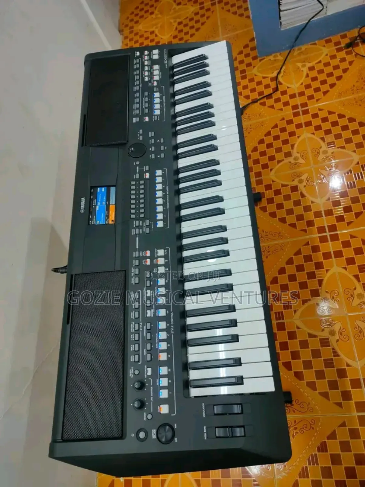 PSR-Sx600 Yamaha Keyboard Synthesizer Workstation Black Colour