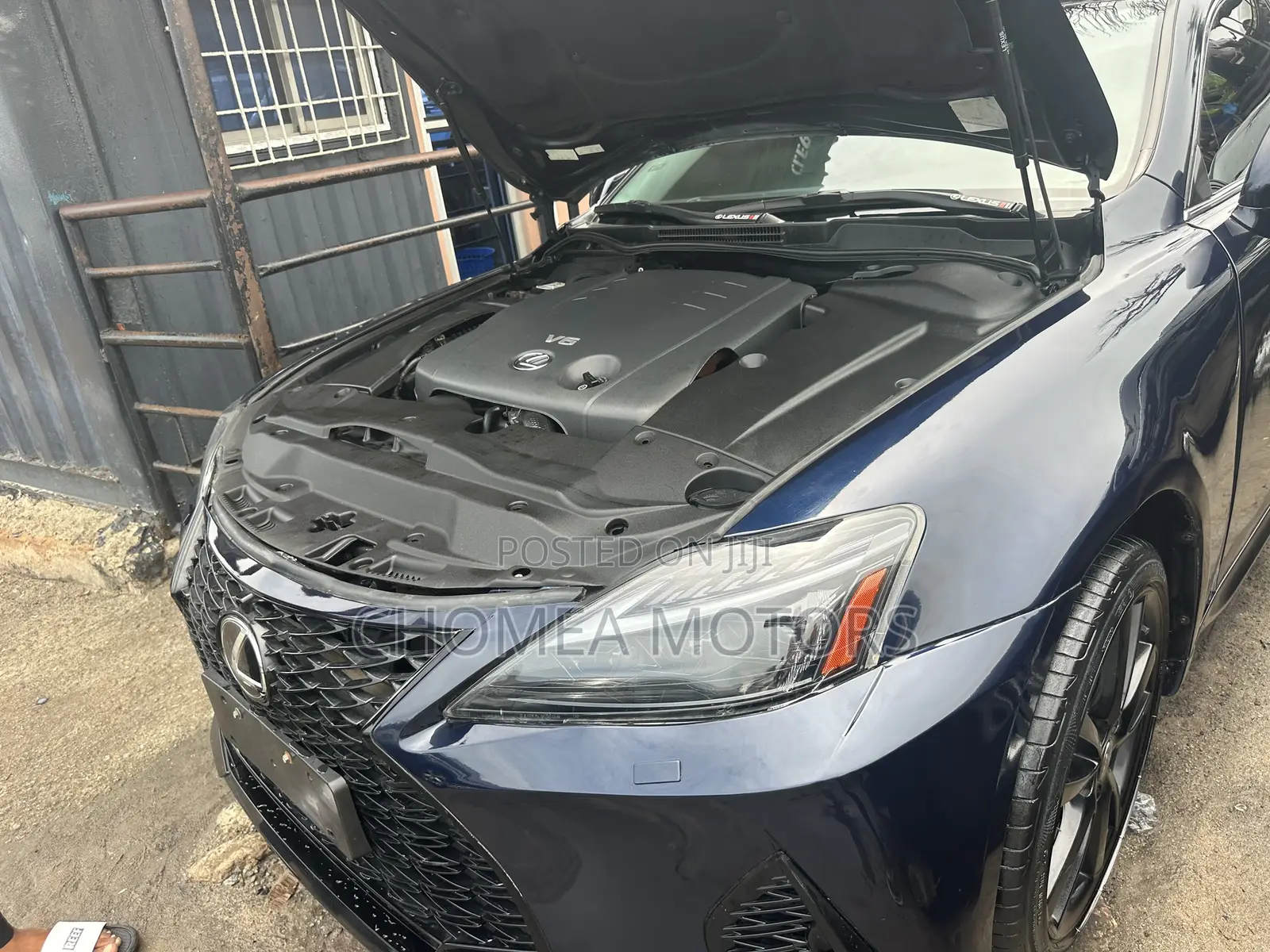 Lexus IS 2012 Blue