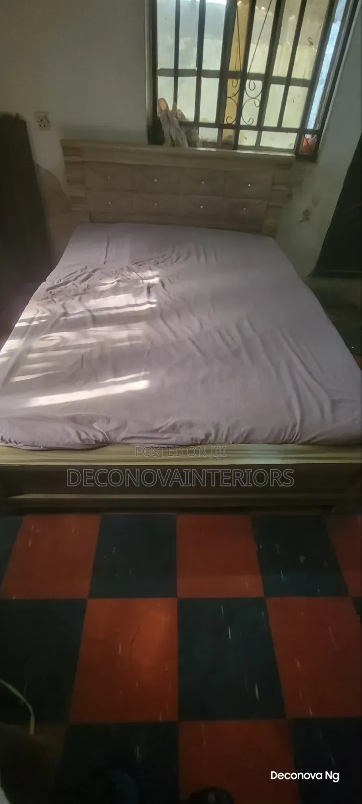 4.5 Bedframe, Padded Half Headrest