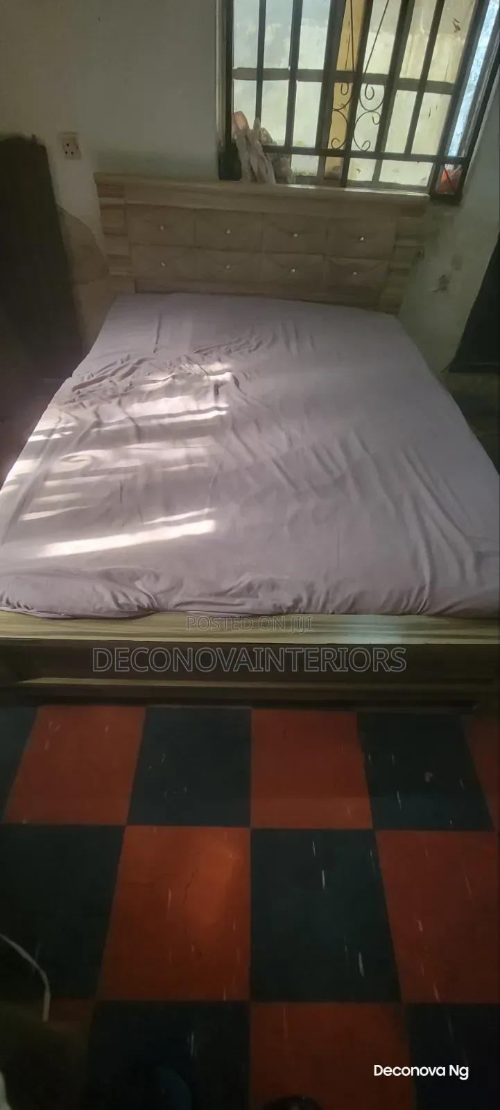 4.5 Bedframe, Padded Half Headrest
