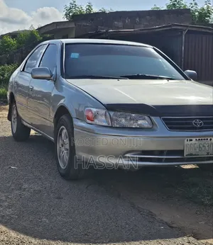 Toyota Camry SE 4dr Sedan (2.4L 4cyl 4A) 2002 Gray