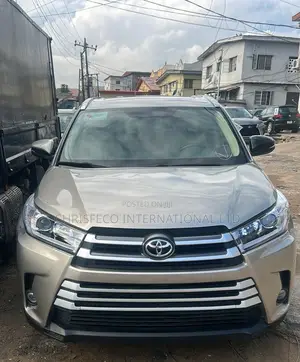 Toyota Highlander 2016 Gold