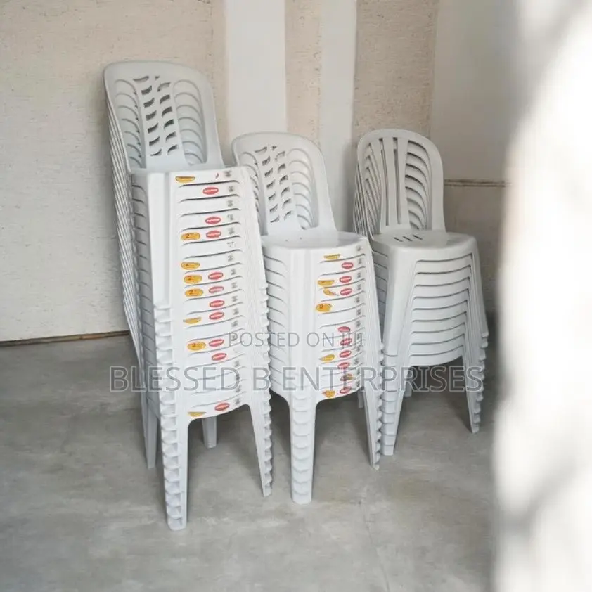 Affordable Plastic Chairs Dozen