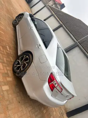 Toyota Camry SE 4dr Sedan (2.5L 4cyl 6A) 2013 Silver